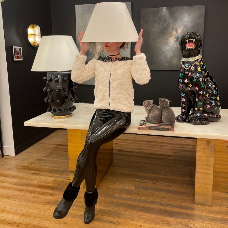 Picture of Linden Table Lamp in Black with Linen Shade