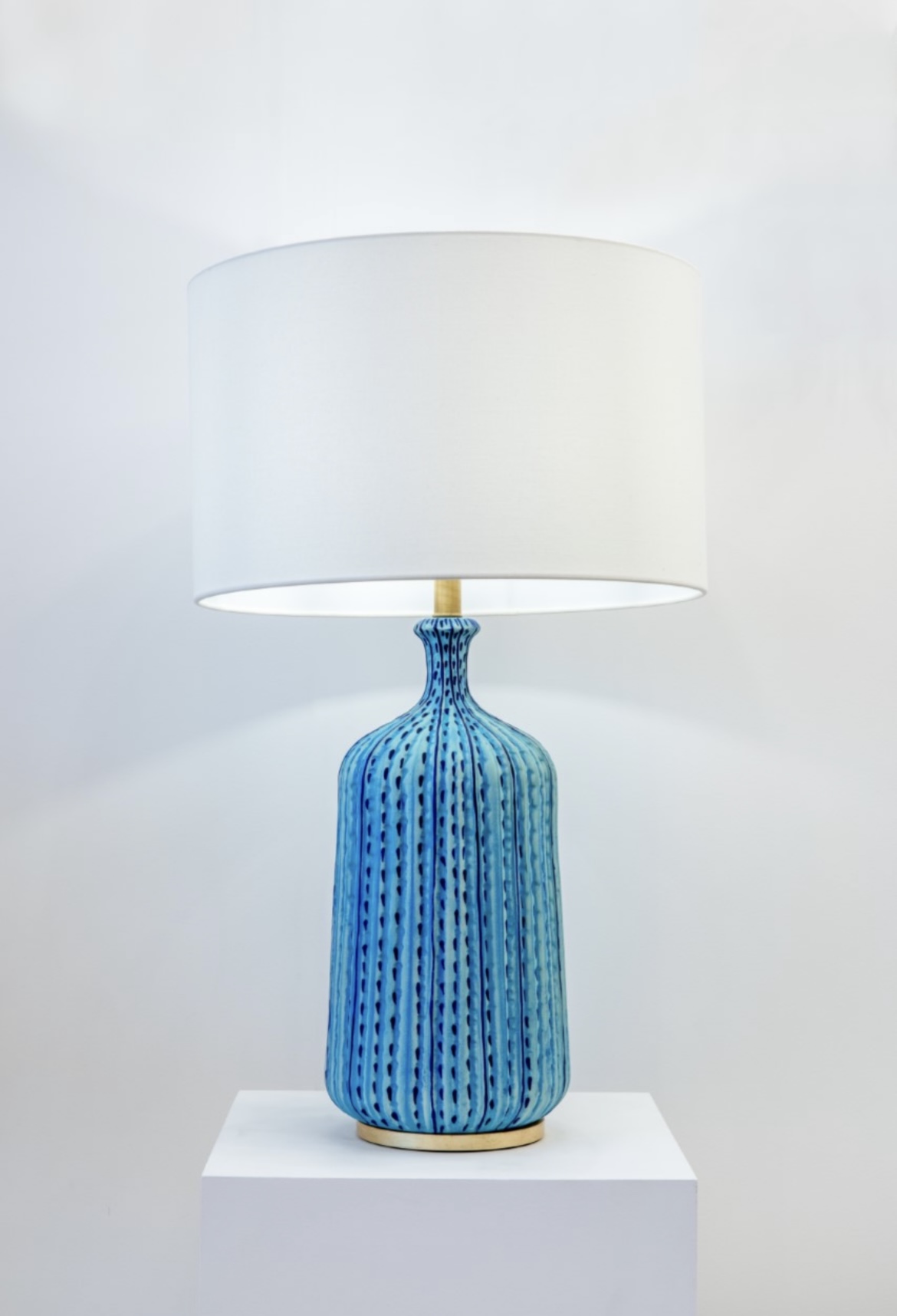 Culloden Table Lamp in Pebbled Aquamarine with Linen Shade Lumiere